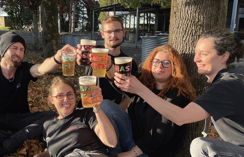 The beverages Family équipe Brasserie De Sutter - TBF Force de vente mutualisée en GMS